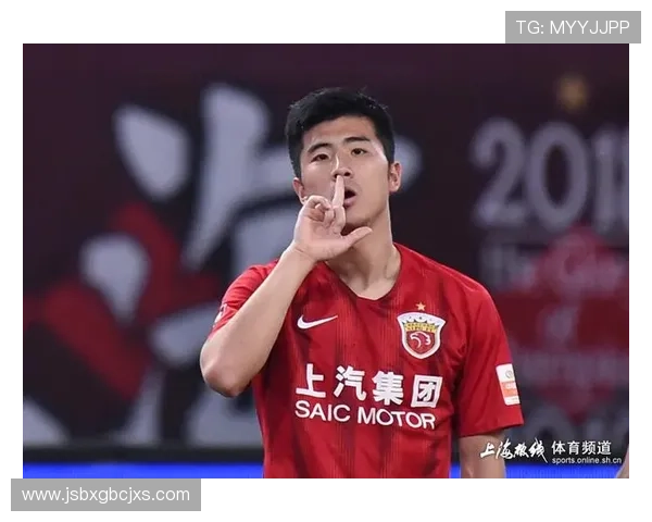 李圣龙谦虚回应歌王称号称自己尚未具备开演唱会资格